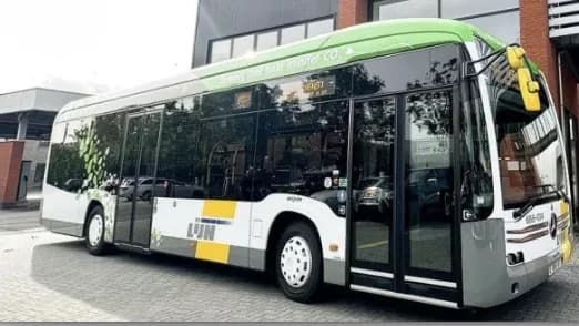 An electric De Lijn bus.